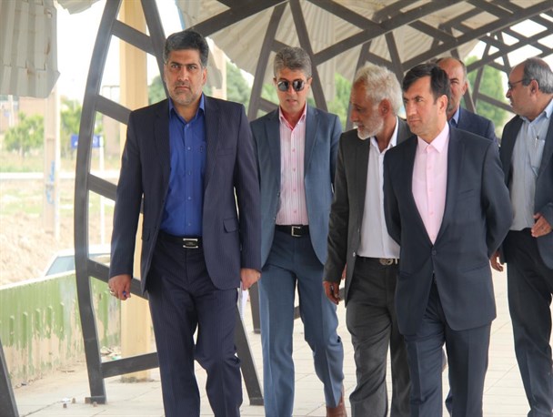 بازدید مسئولان بهارستانی از رودخانه شادچای+تصاویر