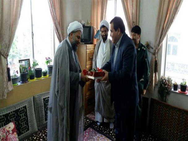 امام جمعه بندرترکمن مورد تقدیر قرار گرفت