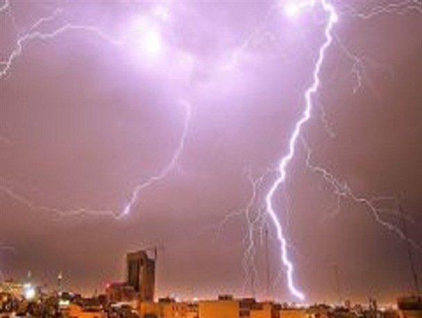 رگبار بهاری و رعد برق در راه اصفهان