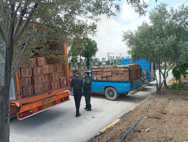 کارگران ساوجی بیش از ۳۱ تُن مواد غذایی به نیازمندان کمک کردند