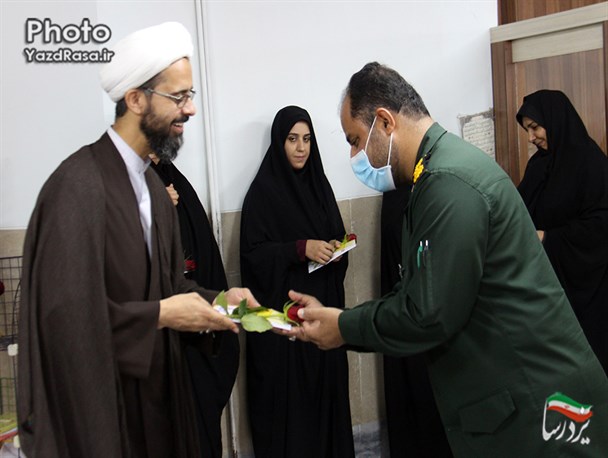 تقدیر فرمانده سپاه الغدیر از معلمین استان یزد