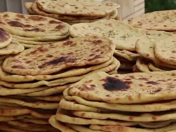 این نانوایی در محضرِ خدا، بهای جنگیدن دارد