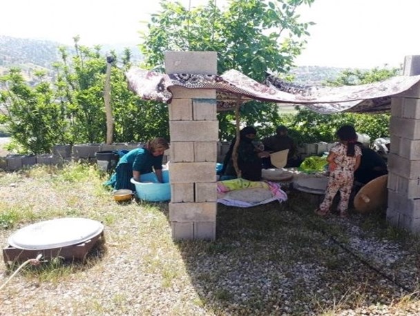 پخت و توزیع ۲۵ هزار قرص نان در دهستان پاتاوه+تصاویر