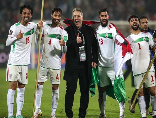 اخطار فیفا به فدراسیون ملی فوتبال به‌علت عدم کنترل جشن صعود به جام جهانی