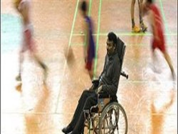 ایثار همسرم، 28سال زندگی روی ویلچر را برایم قابل تحمل کرد