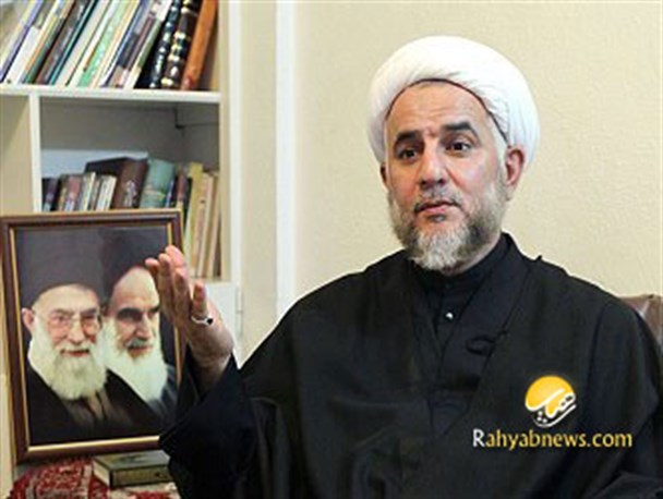 با تعبیر جامعه جهانی می خواهند در یک فضای کاذب ملت ها را به تسلیم وادار کنند /کسانی که امروز حرف از حقوق بشر و آزادی خواهی می زنند دقیقا هیتلری و به شیوه نازی ها عمل می کنند/ یک جریان واداده در داخل کشور وجود دارد که خط سازش و تسلیم را دنبال می کند