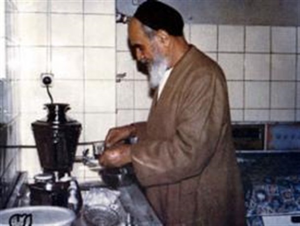 خمینی کبیر، اسطوره ی تقوا و نظم