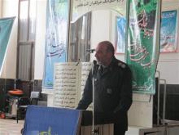 برای برخی امور هزینه می کنند امام برای سفر زائران امام (ره)پولی ندارند