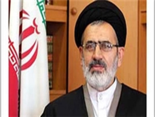 مسئولان از ورود کالاهای بی کیفیت خودداری کنند/ باید قدردان مدافعان حرم باشیم
