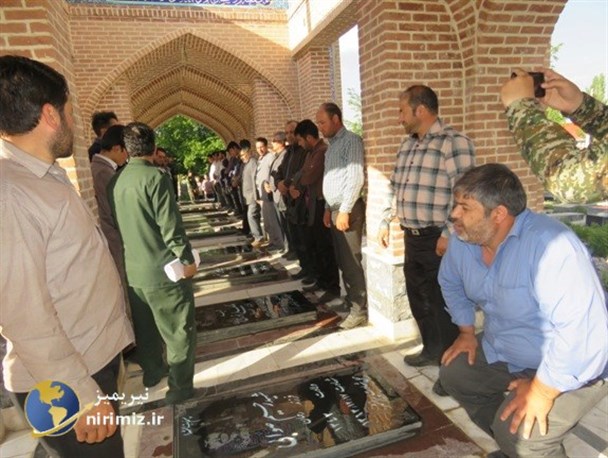 مزار شهدای شهر نیر غبارروبی و عطر‌افشانی شد