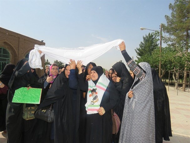 500 نفر از بسیجیان بردسکن عازم زیارت مرقد امام(ره) شدند