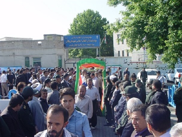 کاروان 300 نفره زائران بوکان عازم حرم مطهر امام خمینی (ره) شد