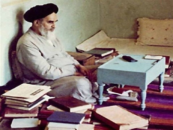 نجات دانشگاه از انحراف نجات ملت و کشور است/ دانشگاهیان مغزها را از وابستگی فکری شستشو دهند