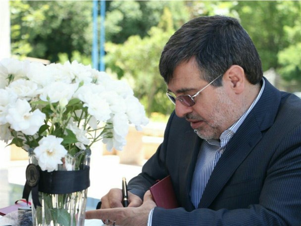 خیرین مایه برکت جامعه هستند/ویژگی های دکتر رحیمیان می تواند الگوی مناسبی برای همگان باشد