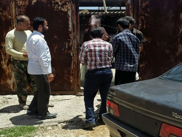 توزیع بسته ارزاق ماه مبارک رمضان توسط دانشجویان بسیجی کازرون در میان محرومان + عکس