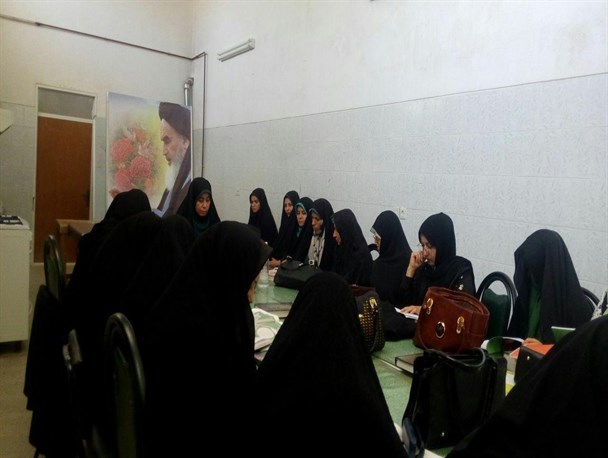 نشست اعضا کمیسیون بانوان با موضوع ارتحال امام خمینی (ره)