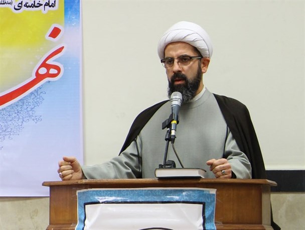 نقطه ثقل جامعه پس از رحلت امام تصمیمات ولی امر بود/امام خامنه ای رهبری مغز متفکر و راهبری دقیق است