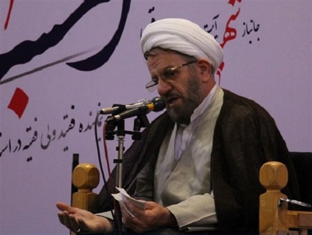 آیت آلله احسانبخش عامل پیشتازی گیلان در میزان کمک‌های مردمی استان به جبهه بود