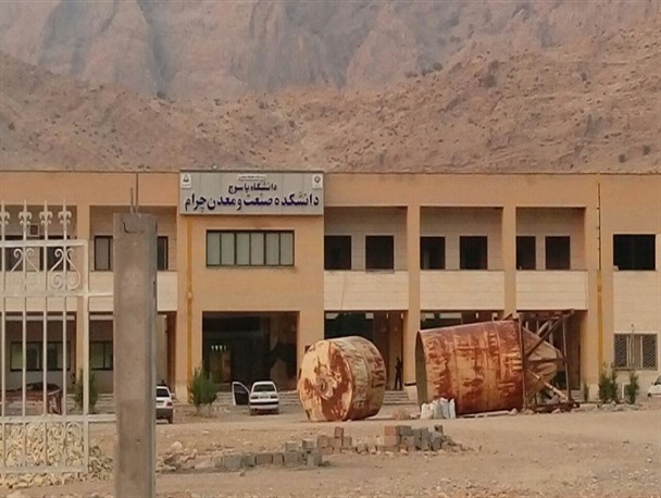 شهرداری چرام به دنبال درآمد بیشتر است/برخی مسئولان شهر چرام دانشگاه نمی‌خواهند