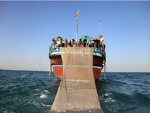 توقیف ۴ فروند شناور غیرمجاز در نزدیکی جزیره فارور