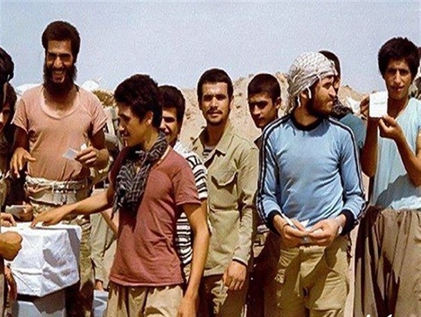 شهدا ما را فرا می‌خوانند/ هر رای دشمن را یک قدم وادار به عقب نشینی می‌کند
