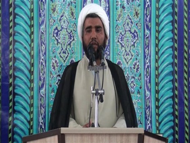 امروز دشمن به جنگ بین شیعه و سنی امید دارد