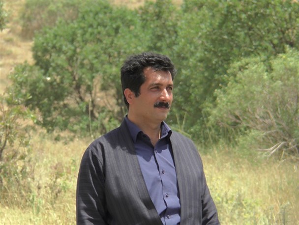 مردی که دلبستگی هایش را اهدا می کند