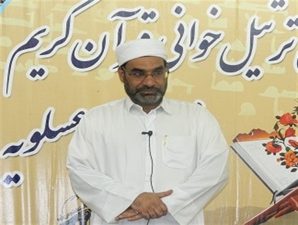 شیعه و سنی زیر چتر اسلام و با هم برادر هستند/ نباید خود را غریب از اسلام ناب بدانیم