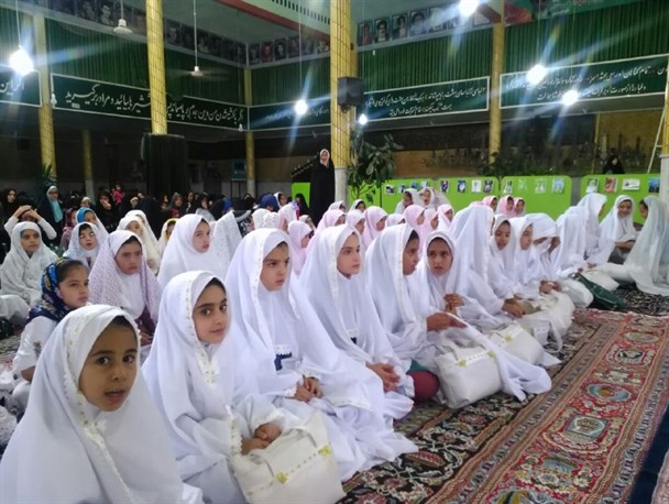 جشن تکلیف 80 دانش آموز دختر در شهر شهباز برگزار شد