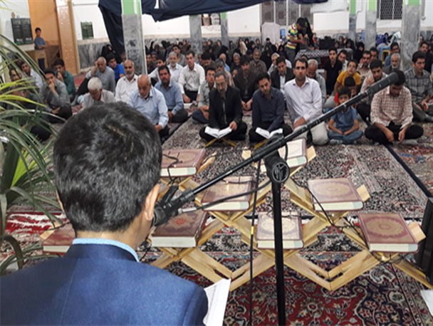 تلاوت قرآن، نجاتگر انسان از گرداب افکار منحرف است+تصاویر