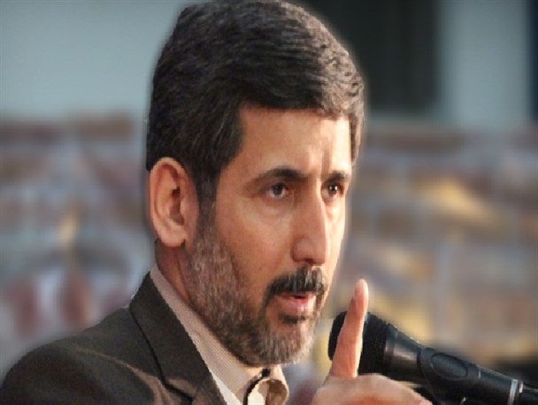 عدم تبعیت از دشمن، شاخصه اصلی در تعیین مراتب انقلابی گری/ اصولگرایی و اصلاح طلبی مهم نیست، اصل محتوا است