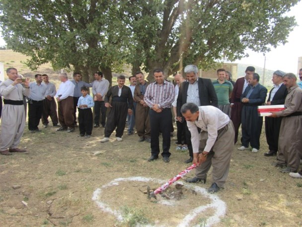 مدرسه مشارکتی 6 کلاسه در بانه کلنگ زنی شد