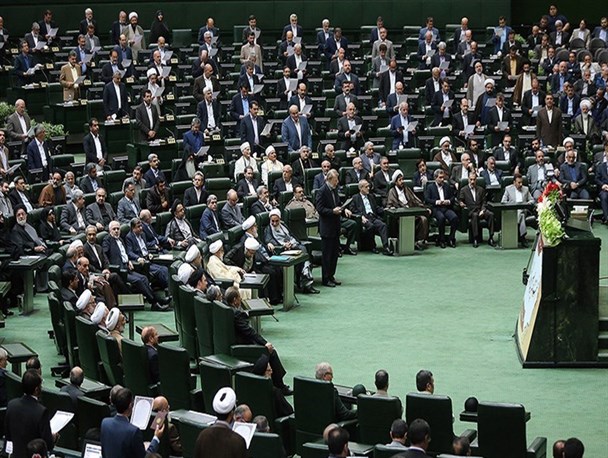 فرمان آتش به اختیار در برابر عملکرد ضعیف مسئولین فرهنگی است/اهمال کاری ها جای معروف و منکر را جا به جا کرده