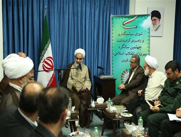 مسئول کاخ نشین نمی‌تواند درد ملت را درک کند