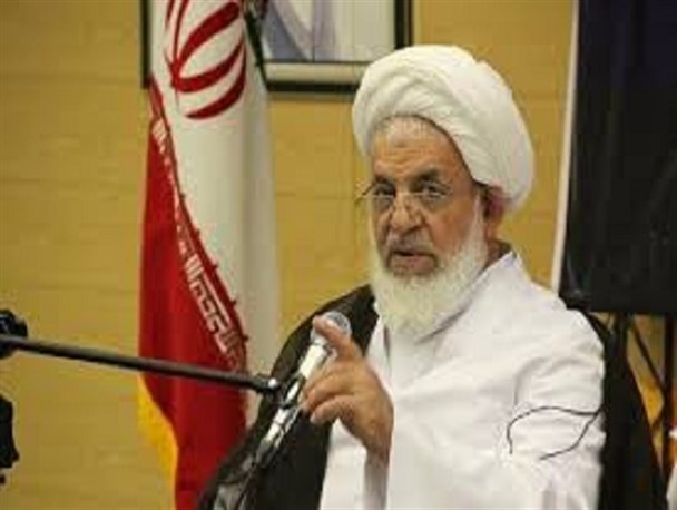 بیکاران تحصیل کرده؛ نتیجه سطحی‌نگری علمی در کشور/انسانیت در جهان مادی افول کرده است