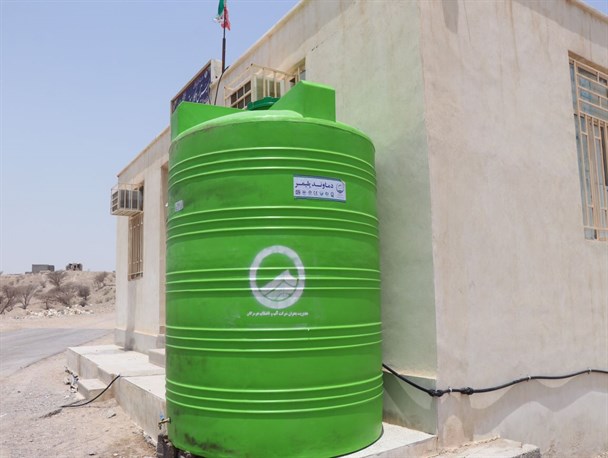 اجرای عملیات آبرسانی به محل کمپ زلزله‌زدگان بندرلنگه/ خدمات‌رسانی آبفا در "سایه خوش" بدون وقفه ادامه دارد