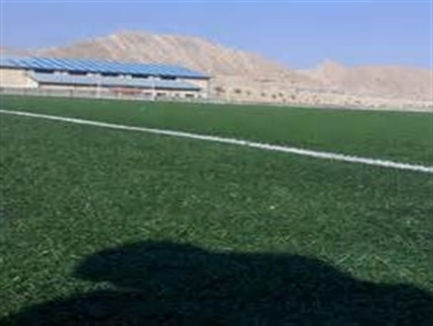 فوتبال رباط کریم بدون یک زمین چمن!