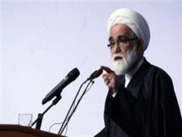 روحانی امدادگر طبیب جان و جسم مصدومان است