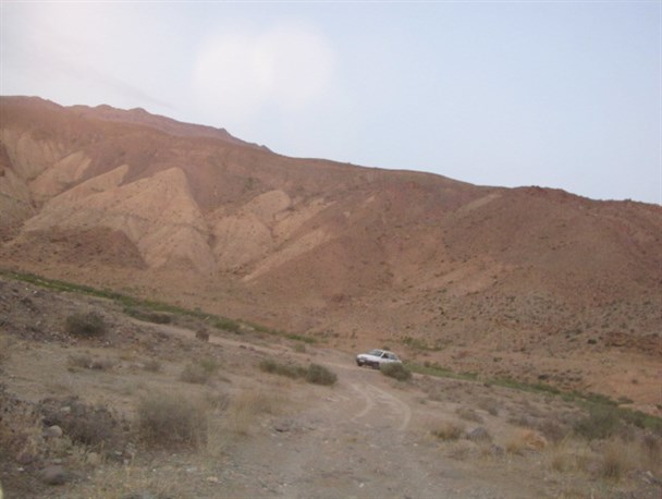 نارضایتی مردم از نامطلوب بودن راه روستایی پشتوک