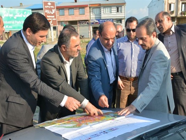 مسئولین استانی و شهرستانی از کمربندی در حال احداث شهر سیاهکل بازدید کردند+عکس