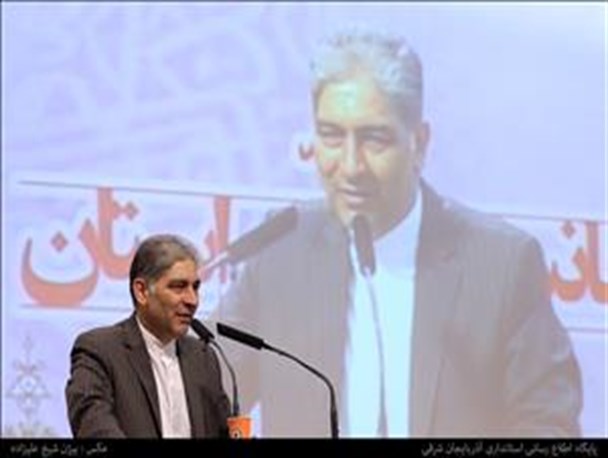 پرداخت یارانه به مردم هدر دادن سرمایه‌ی کشور است/ از هر 100 خانوار 31 خانواده تحت پوشش کمیته امداد قرار دارد