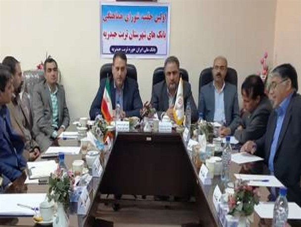 برخی افتضاح فیش‌های حقوقی را به جای دولت بر گردن نهادهای انقلابی می‌اندازد/ وقتی صاحبان حقوق‌های نامتعارف اعتراف کرده‌اند چرا نهادهای دیگر را متهم می‌کنید؟!