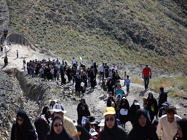 برگزاری همایش کوه‌پیمایی خانوادگی به مناسبت دهه کرامت