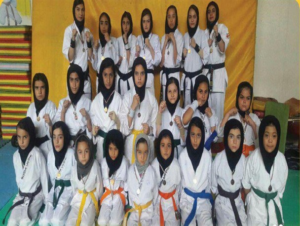 کاراته‌کاران بهارستانی در رتبه نخست استان تهران ایستادند+ تصاویر