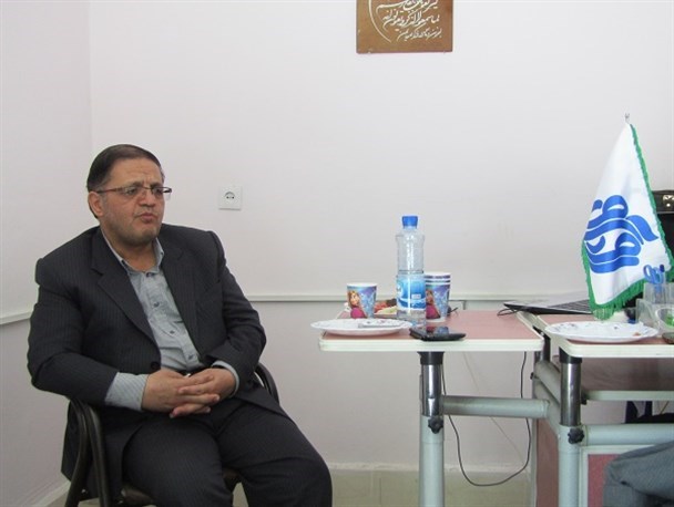 پرکاری و جوانی از ویژگی های کابینه دولت دوازدهم باشد/قبیله گرایی در انتخاب وزرا به ضرر مردم است