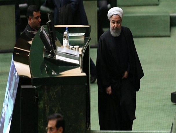 چرا نمایندگان روی امضاهای خود نمی‌ایستند؟/ آیا روی منافع ملت معامله می‌شود؟!