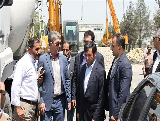 بازدید سرزده فرماندار بهارستان از پروژه‌های بخش بوستان