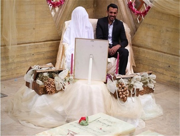 ازدواج آسان و کاهش توقعات، راه حل مشکلات جوانان