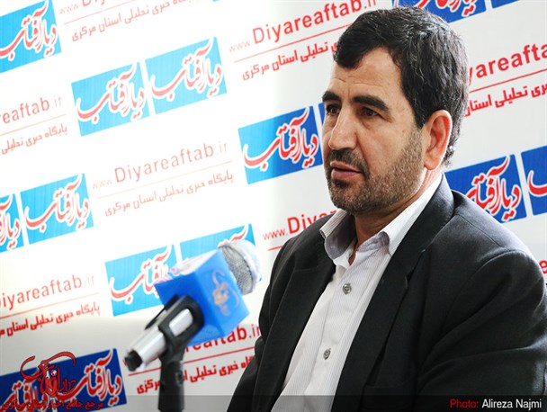 می‌توان با بصرت افزایی و بیان حقایق مقابل تحریفات دشمنان ایستادگی کرد