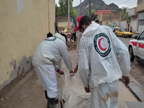 ۲۹۴ روستا و ۱۳ شهرستان درگیر سیلاب و آبگرفتگی امدادرسانی شدند/بهره مندی ۱۰۵۰۰ آسیب دیده از خدمات امدادی